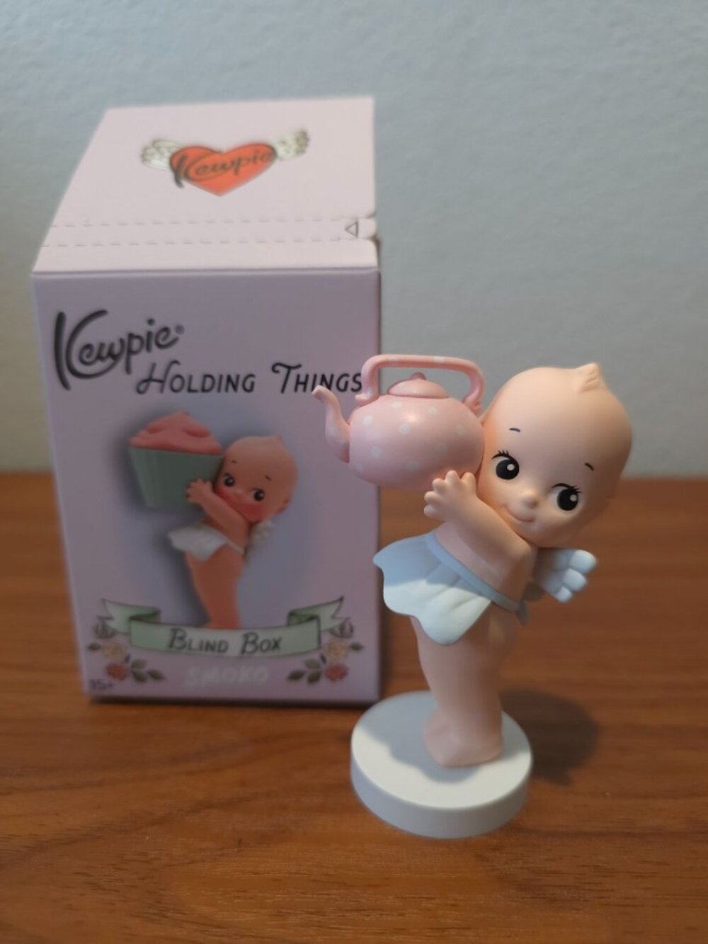 Smoko x Kewpie Holding Things KEWPIE HOLDS A KETTLE 3" Figure - OPEN BOX NEW
